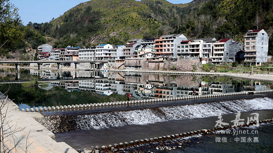 ˮ��ǰϪ:��ͿһĨ����(chu��ng)��ɫ��